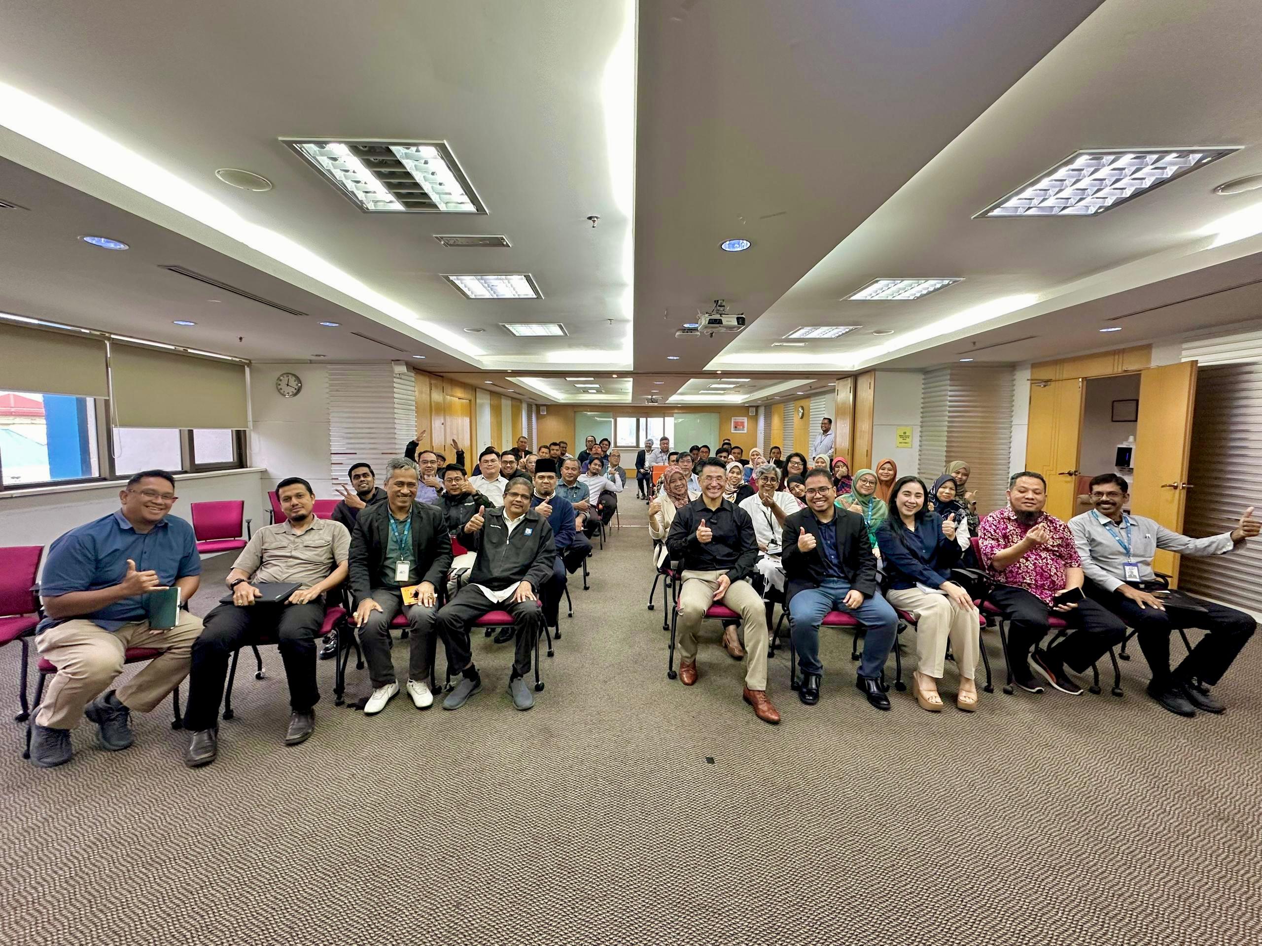 Taklimat ’Artificial Intelligence, Disinformation & Social Resilience'