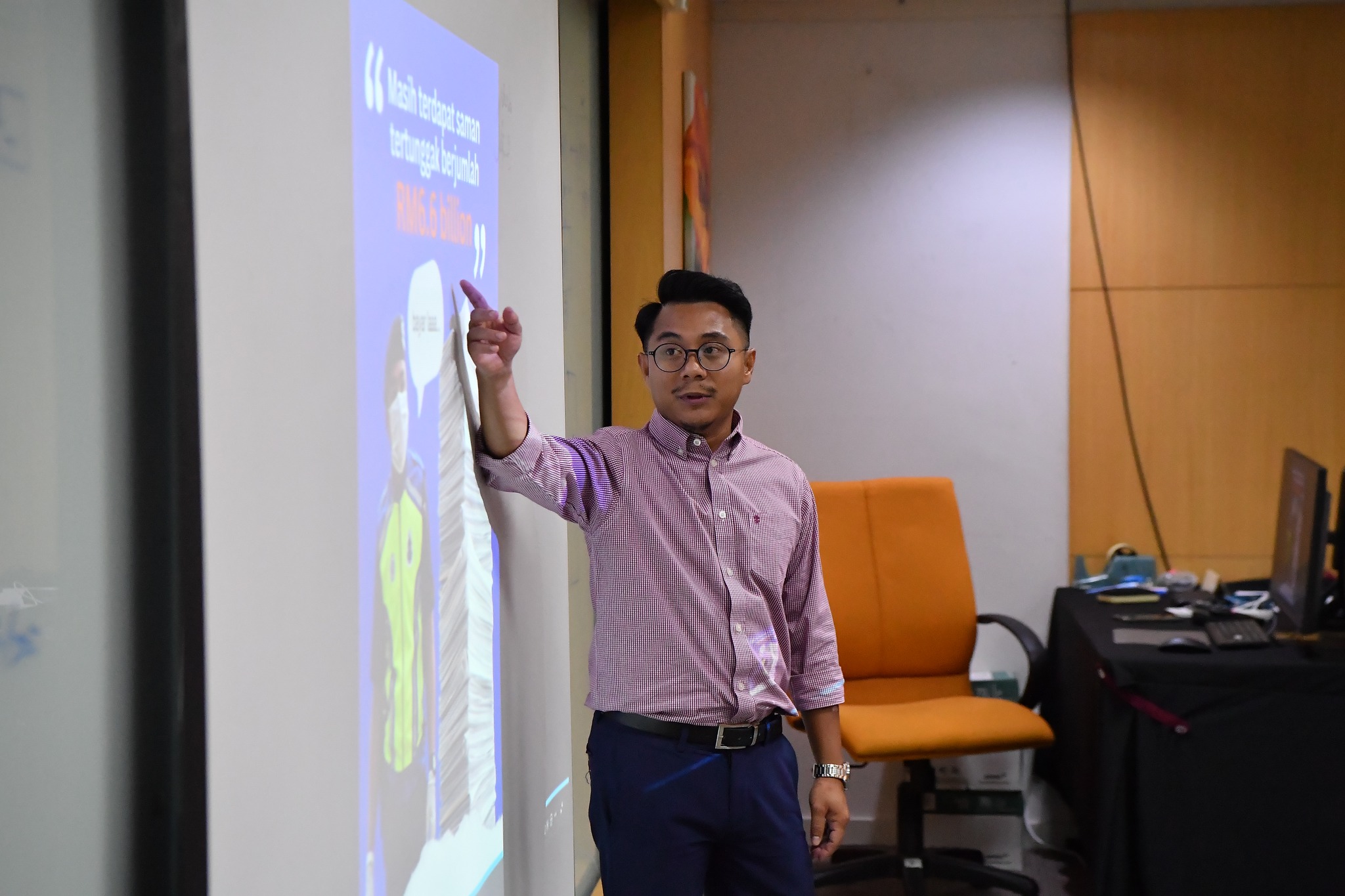 Kursus 'Creative Image Composition and Enhancement with Canva' 