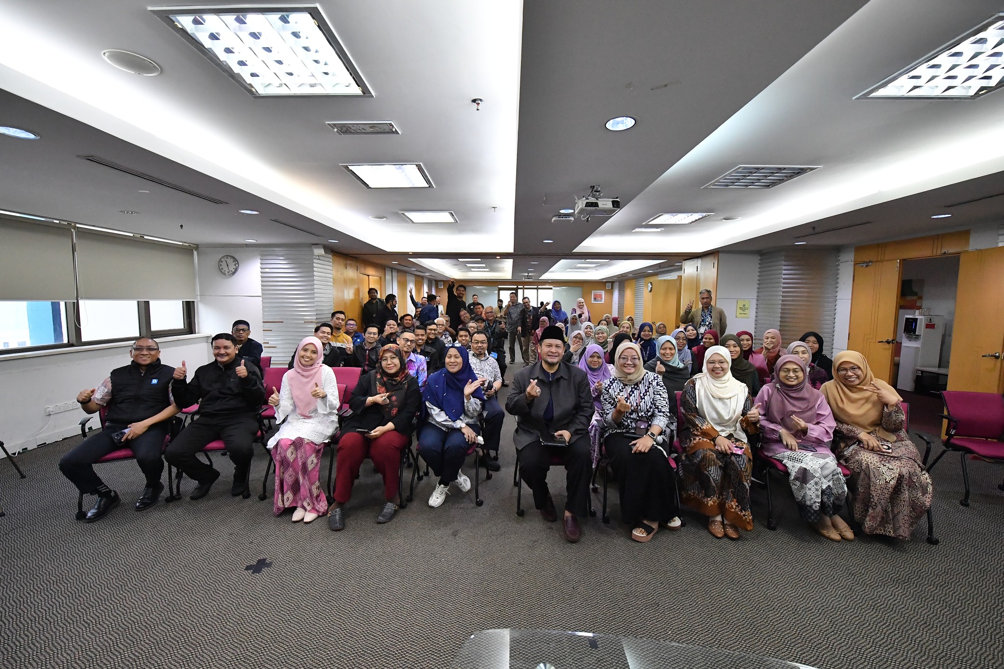Satu program CERAMAH RAMADAN yang bertajuk MEDIA SOSIAL – JAGA PAHALA, HINDARI SIA-SIA 