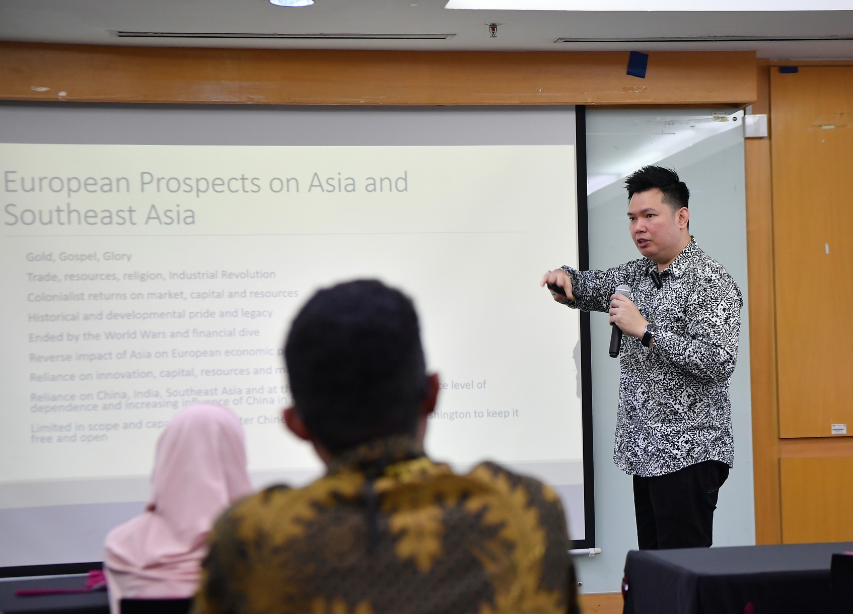 Taklimat ASEAN 2025: Understanding Socio-Political And Security Challenges 
