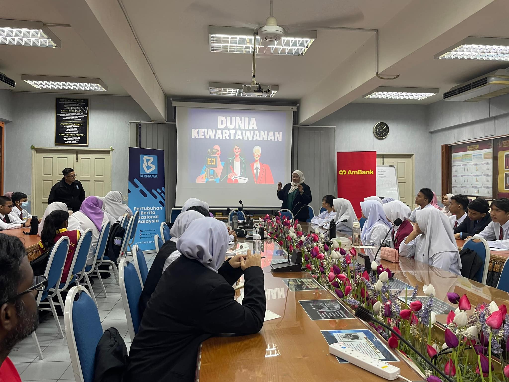 Program Future Voices Journalism and Newscaster Training